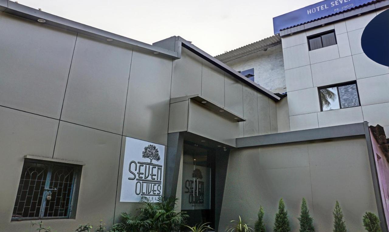 Treebo Trip Seven Olives Andheri Mumbai Exterior foto